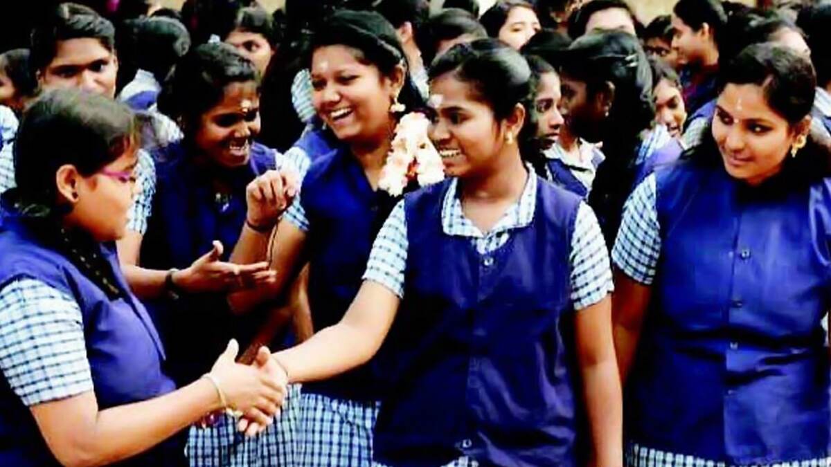 TN 12th School Results: 12ம் வகுப்பு பொதுத்தேர்வு முடிவுகள் வெளியீடு; வழக்கம்போல தட்டிதூக்கிய மாணவிகள்.! விபரம் உள்ளே.!