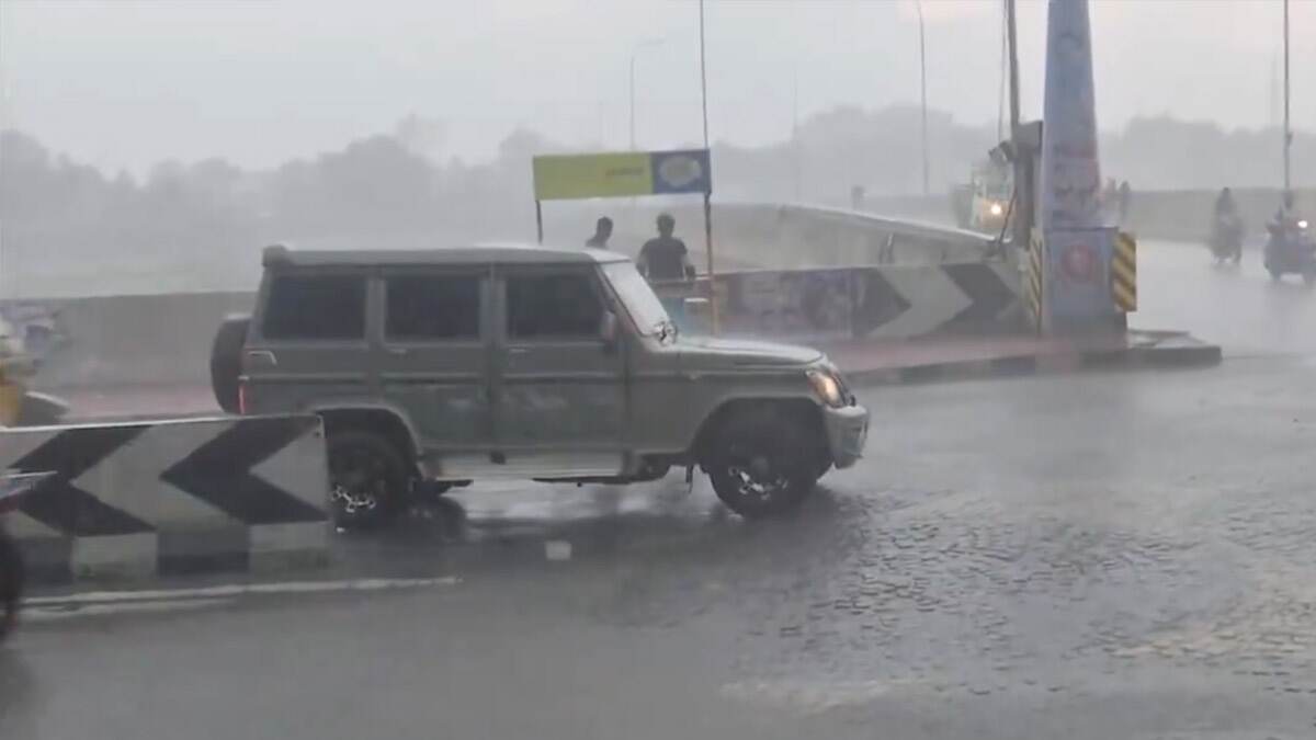 TN Weather Update: தமிழ்நாட்டில் காலை 10 மணிவரையில் 6 மாவட்டங்களில் மிதமான மழை - வானிலை ஆய்வு மையம் அறிவிப்பு.!