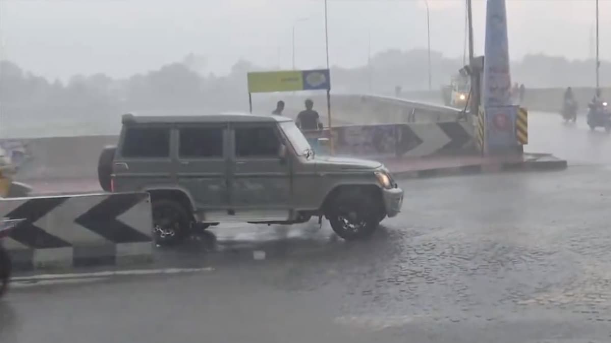 TN Weather Update: மதியம் 1 மணிவரை 3 மாவட்டங்களில் இடி-மின்னலுடன் மழை - சென்னை வானிலை ஆய்வு மையம் அறிவிப்பு.!