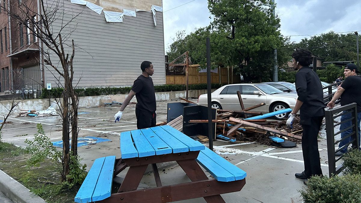Texas Tornado: டெக்ஸஸ் மாகாணத்தை பஞ்சராக்கிய சூறாவளி; 4 பேர் பலி.!