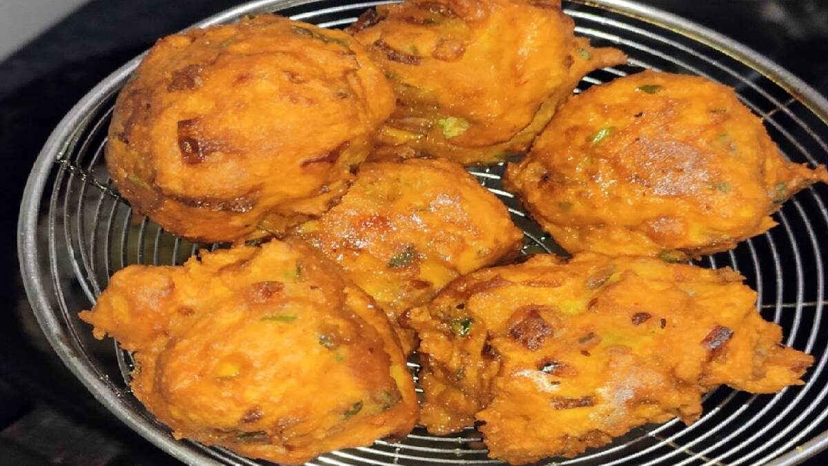 Carrot Bonda Recipe: மழை நேரங்களில் சுவையான கேரட் போண்டா செய்வது எப்படி..? விவரம் உள்ளே..!