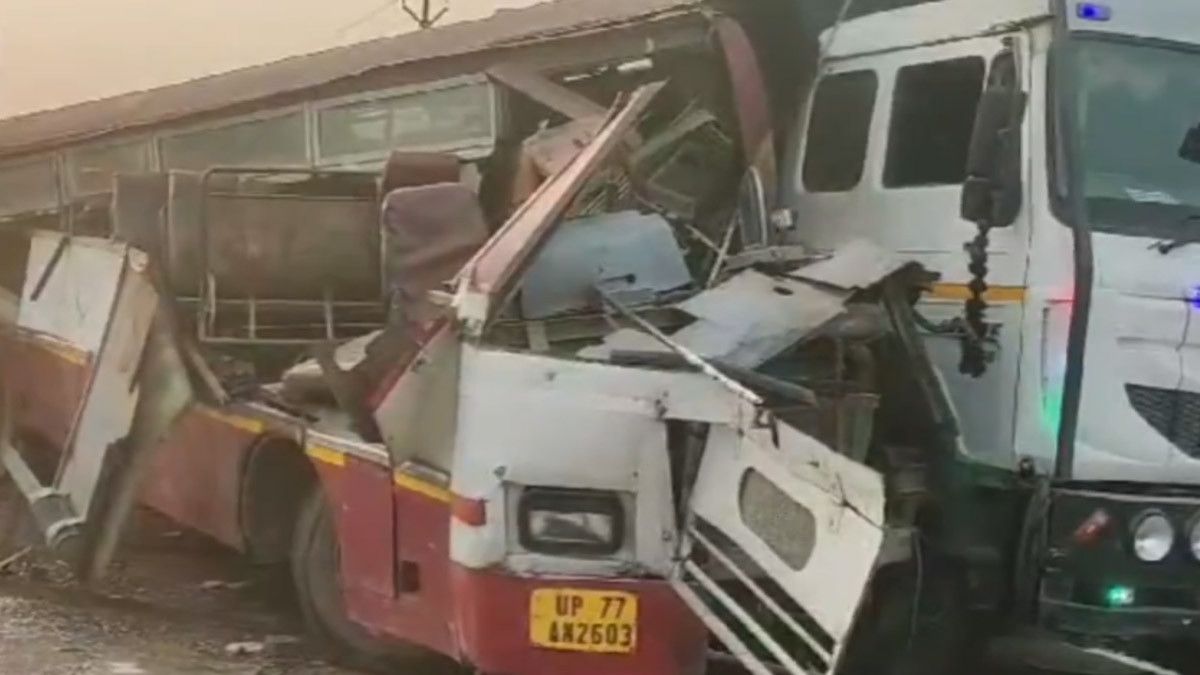 Bus Rammed into Parked Dumper: கனகர லாரி மீது பாய்ந்து விபத்திற்குள்ளான அரசு பேருந்து; 5 பயணிகள் படுகாயம்.!