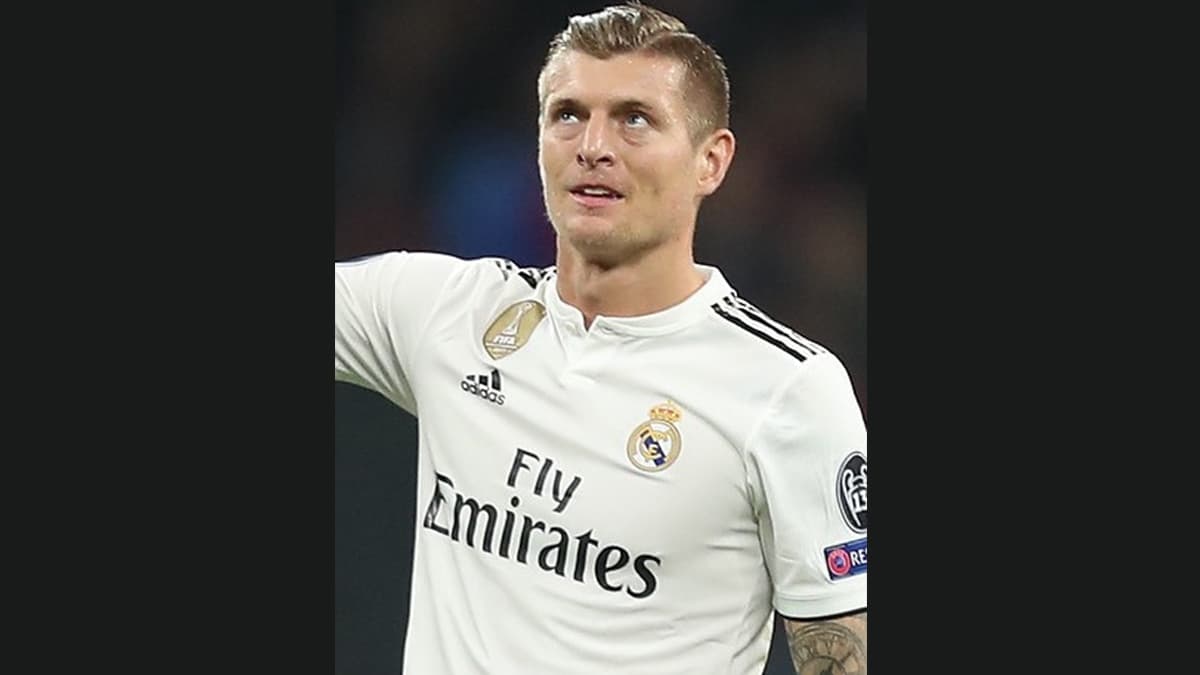 German Football Player Retirement: பிரபல கால்பந்து வீரர் ஓய்வு பெற போவதாக அறிவிப்பு..!