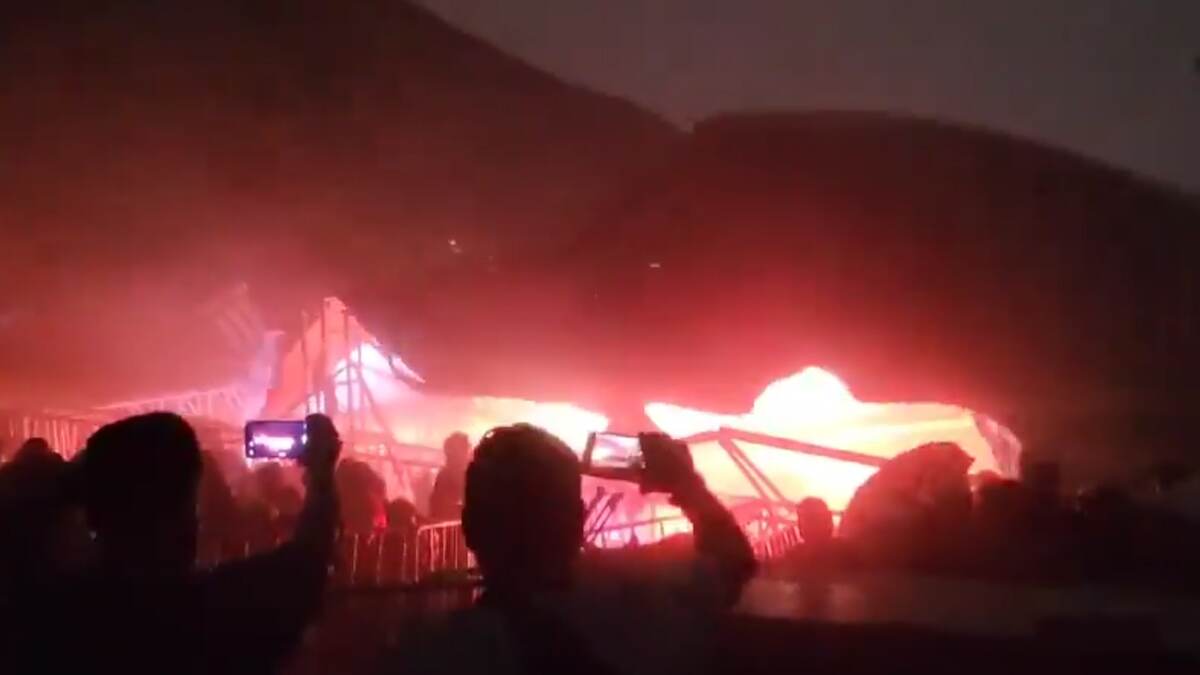 Political Rally Stage Collapse: அரசியல் நிகழ்ச்சியில் சரிந்து விழுந்த மேடை; 4 பேர் பலி., பலர் படுகாயம்.!