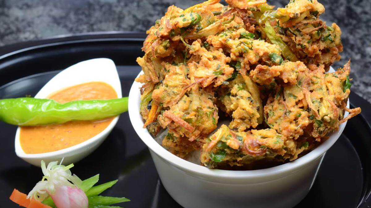 Vegetable Pakoda Recipe: மொறுமொறுப்பான வெஜிடபுள் பக்கோடா செய்வது எப்படி..? விவரம் உள்ளே..!