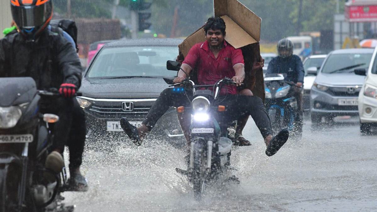 TN Weather Report: தமிழகத்தின் இன்றைய வானிலை நிலவரம்.. மீனவர்களுக்கான எச்சரிக்கை.. விபரம் உள்ளே..!
