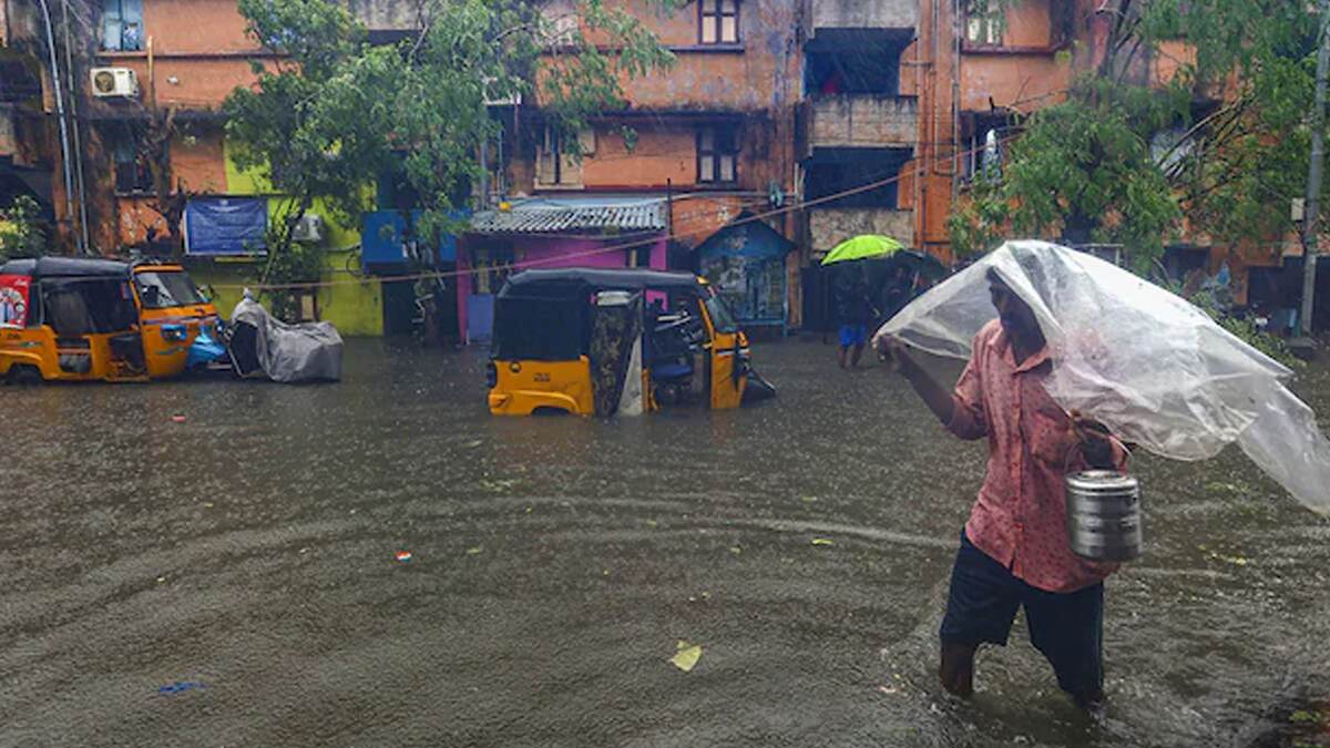 TN Weather Update: இன்றைய மற்றும் நாளைய வானிலை குறித்த அறிவுப்பு.. மீனவர்களுக்கான எச்சரிக்கை.. விபரம் உள்ளே..!
