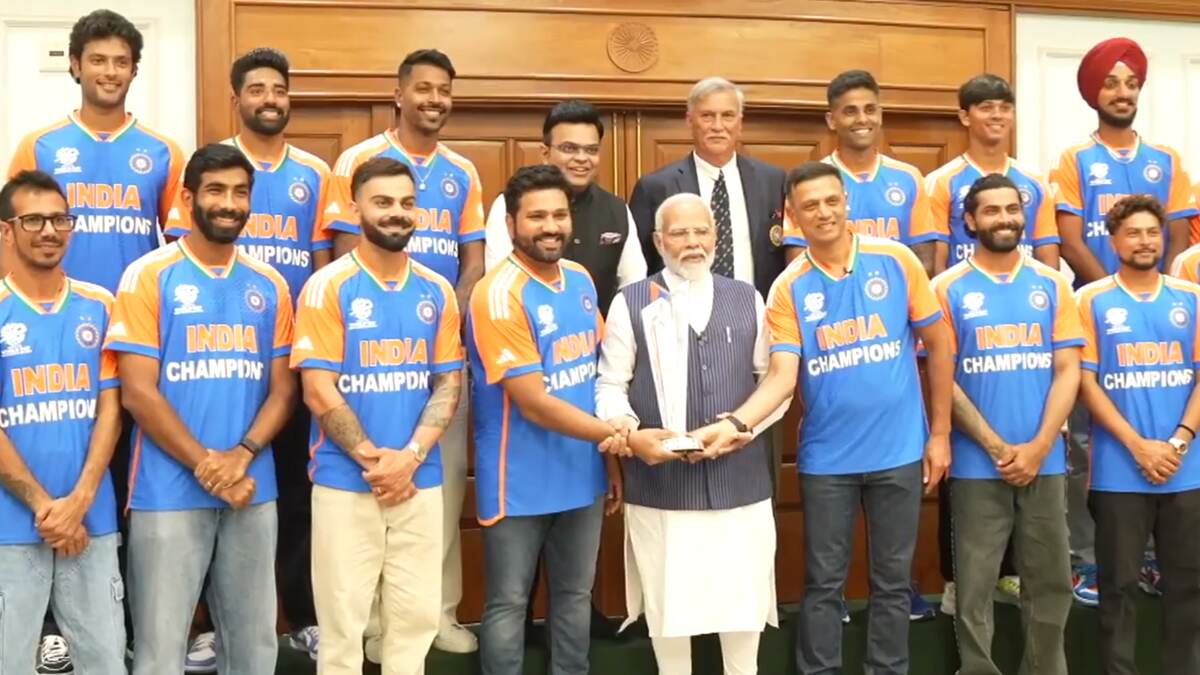 Team India Meets PM Modi: டி20 உலகக்கோப்பையை வென்ற இந்திய அணி.. நேரில் சந்தித்த பிரதமர் மோடி..!