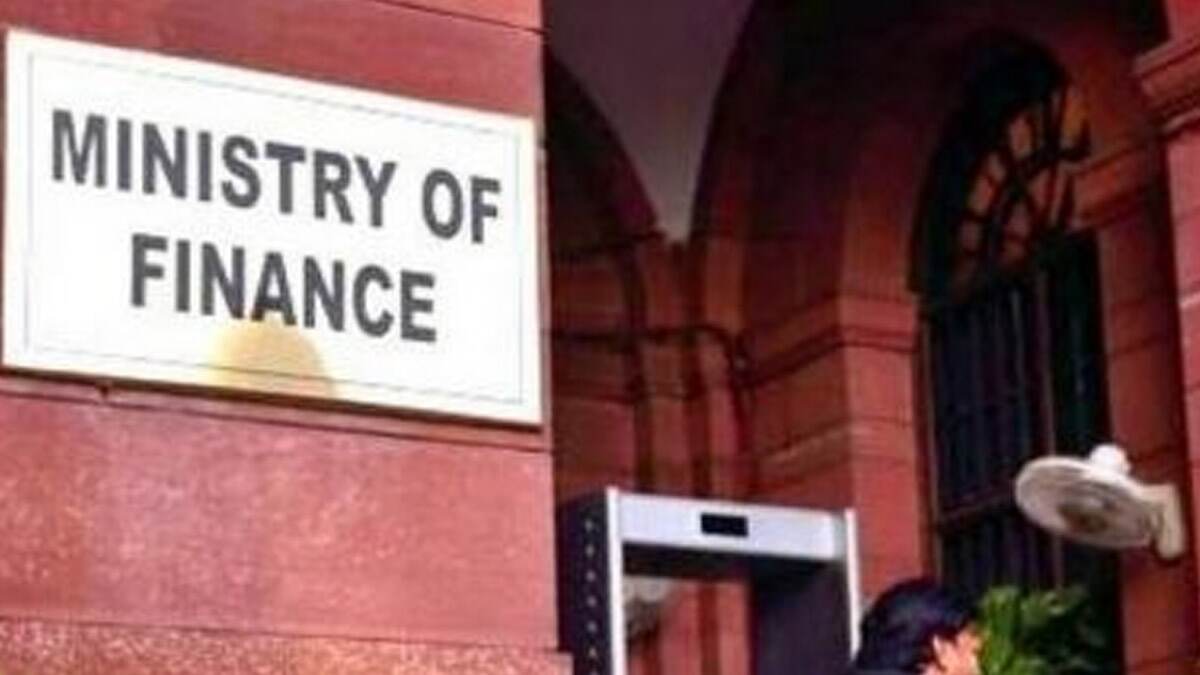 Central Govt Employees PF Schemes: பிஃஎப் திட்டத்திற்கான வட்டி விகிதம் 7.1%.. மத்திய அரசு ஊழியர்களுக்கு அறிவிப்பு..!