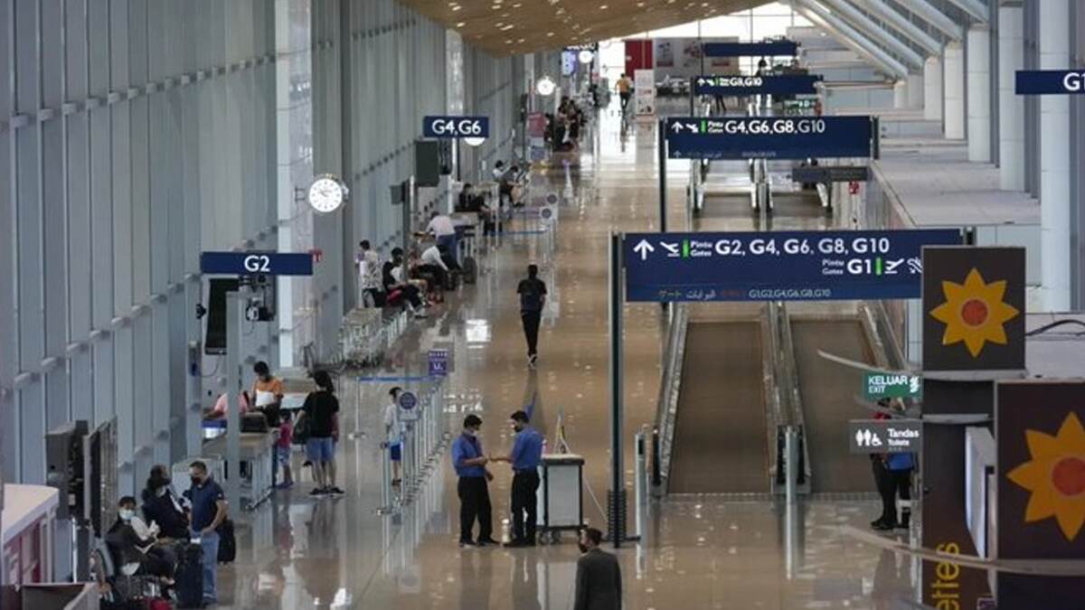 Kuala Lumpur Gas Leak: கோலாலம்பூர் விமான நிலையத்தில் திடீர் ரசாயன கசிவு; 39 பேர் உடல்நலக்குறைவால் பாதிப்பு.. மருத்துவமனையில் அனுமதி.!