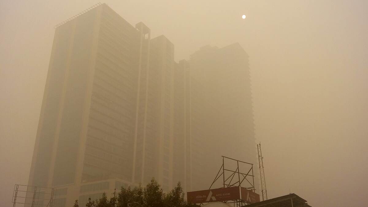 Delhi Air Pollution: மிக மோசமான நிலைக்கு சென்ற காற்றின் தரம்.. திணறும் மக்கள்.!