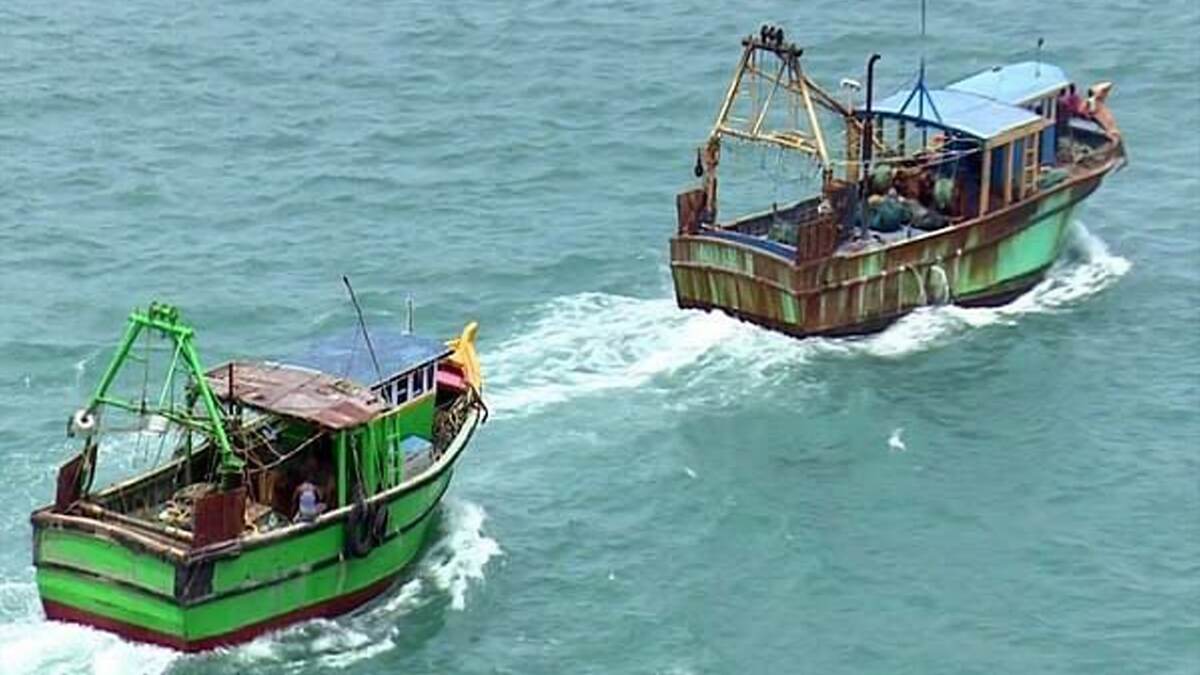 9 Fishermen Arrested: எல்லைதாண்டி மீன் பிடித்ததாக ராமேஸ்வரம் மீனவர்கள் 9 பேர் கைது; கண்ணீரில் குடும்பத்தினர்.!