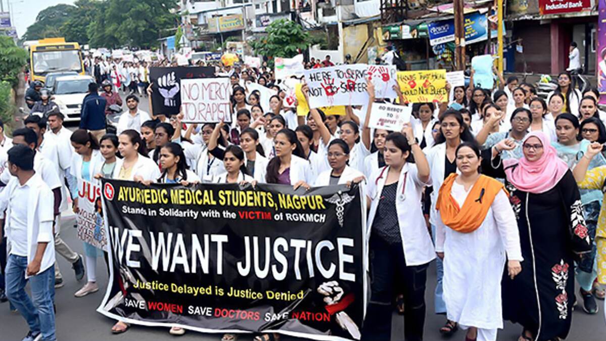 Kolkata Doctor Rape & Murder Case: கொல்கத்தா பெண் மருத்துவ மாணவி பலாத்காரம் செய்யப்பட்டு கொலை; நாடுதழுவிய அளவில் மருத்துவர்கள் போராட்டம்.!