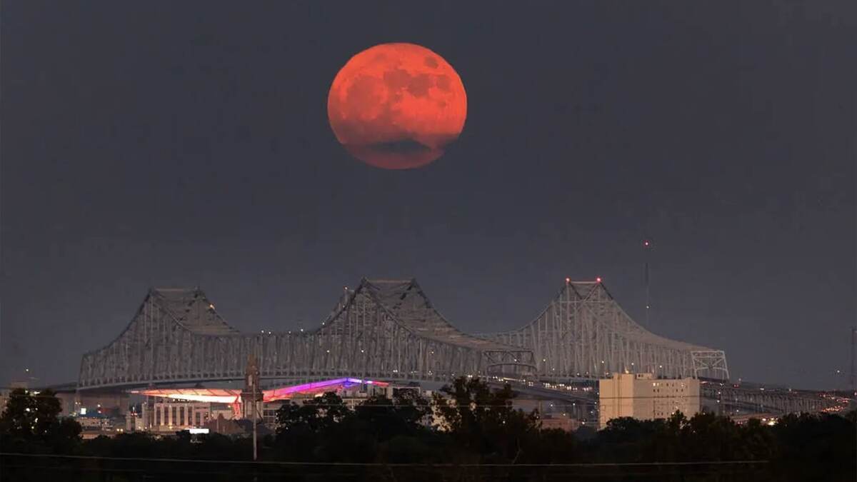 Supermoon: வானில் தோன்றிய விந்தை; நேற்று சூப்பர் மூனை பார்த்தீங்களா?.. அசத்தல் காணொளிகள் இதோ.!