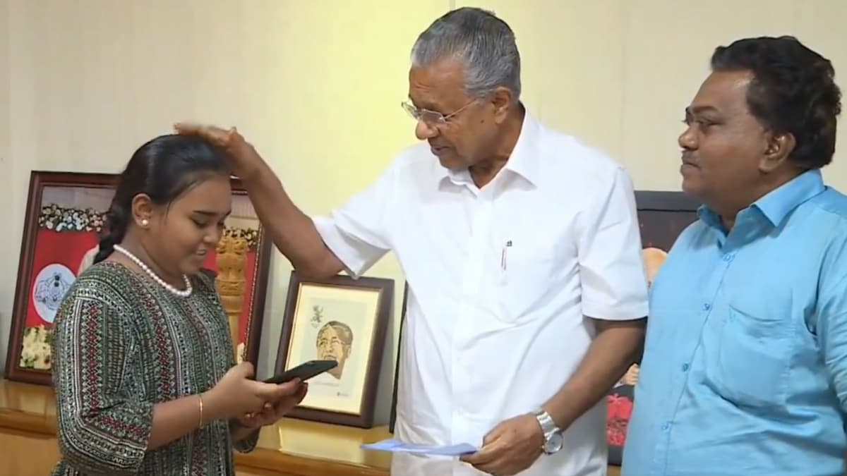 13-Year-Old Girl Performs Bharatnatyam For 3 Hours: வயநாடு நிலச்சரிவு.. தொடர்ந்து 3 மணி நேரம் பரதநாட்டியம் ஆடி நிதி திரட்டிய 13 வயது சிறுமி..!