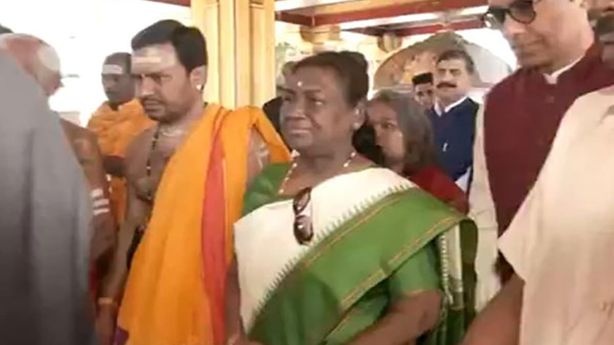 Sri Siva Subramaniya Swami Temple: பிஜியில் உள்ள ஸ்ரீ சிவசுப்பிரமணியர் சுவாமி கோவிலில் தரிசனம் செய்த குடியரசுத்தலைவர் திரௌபதி முர்மு.!