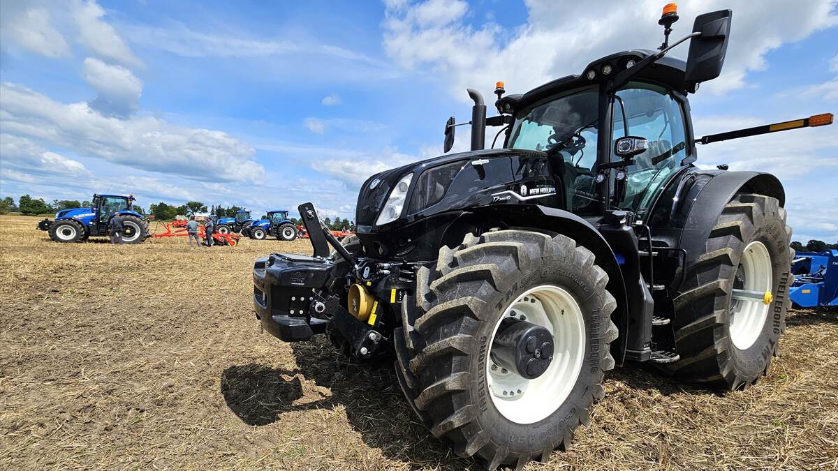 T7 Heavy Duty Tractor: மாட்டு சாணத்தில் இயங்கும் டி7 டிராக்டர்.. சிறப்பம்சங்கள் என்னென்ன தெரியுமா?!