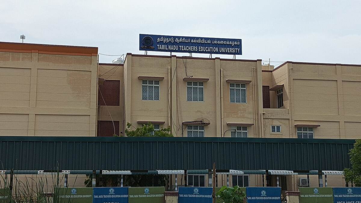 Question Paper Leak: பி.எட் தேர்வுகள் வினாத்தாள் கசிவு?.. தமிழ்நாடு ஆசிரியர் கல்வியியல் பல்கலைக்கழகம் நடவடிக்கை.!