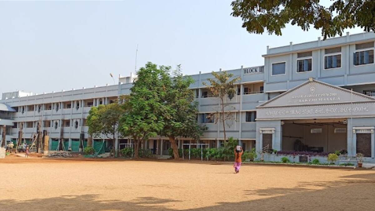 Erode School Bomb Threaten Case: விடுமுறைக்காக பள்ளிக்கு வெடிகுண்டு மிரட்டல்; 2 மாணவர்களை கண்டித்து அனுப்பிய காவல்துறை.!