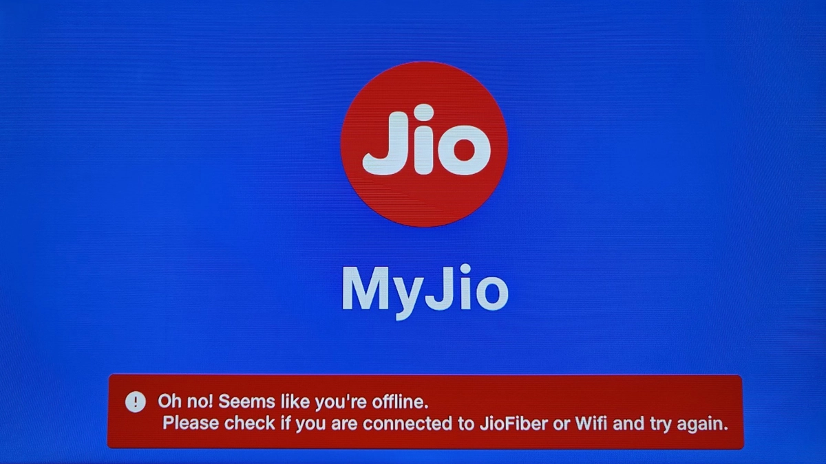 Jio Down: முடங்கிய ஜியோ நெட்வொர்க்.. கால்கள், மெசேஜ், நெட் எதுவும் ஒர்க் ஆகலயாம்.. பயனர்கள் அவதி.!