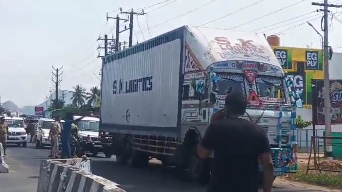 Namakkal: ஹரியானா மாநில கொள்ளை கும்பல் நாமக்கலில் சுட்டுப்பிடிப்பு; சிக்கியது எப்படி? விசாரணையில் பகீர் தகவல்.!