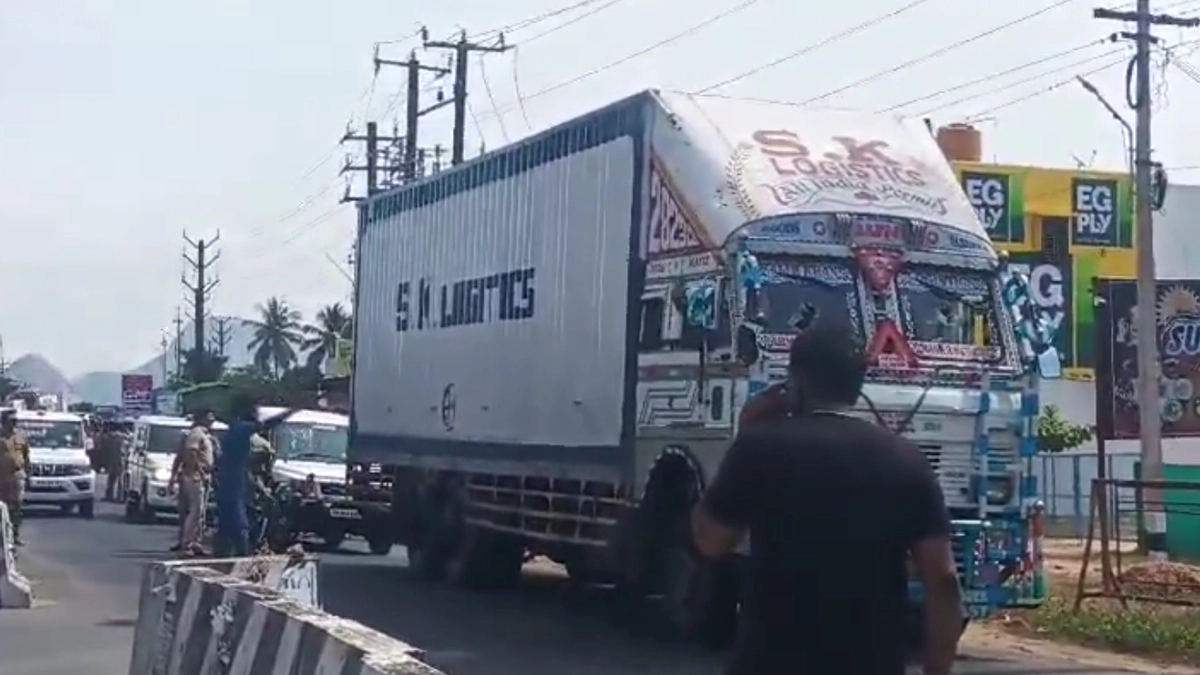 Namakkal: ஹரியானா மாநில கொள்ளை கும்பல் நாமக்கலில் சுட்டுப்பிடிப்பு; சிக்கியது எப்படி? விசாரணையில் பகீர் தகவல்.!