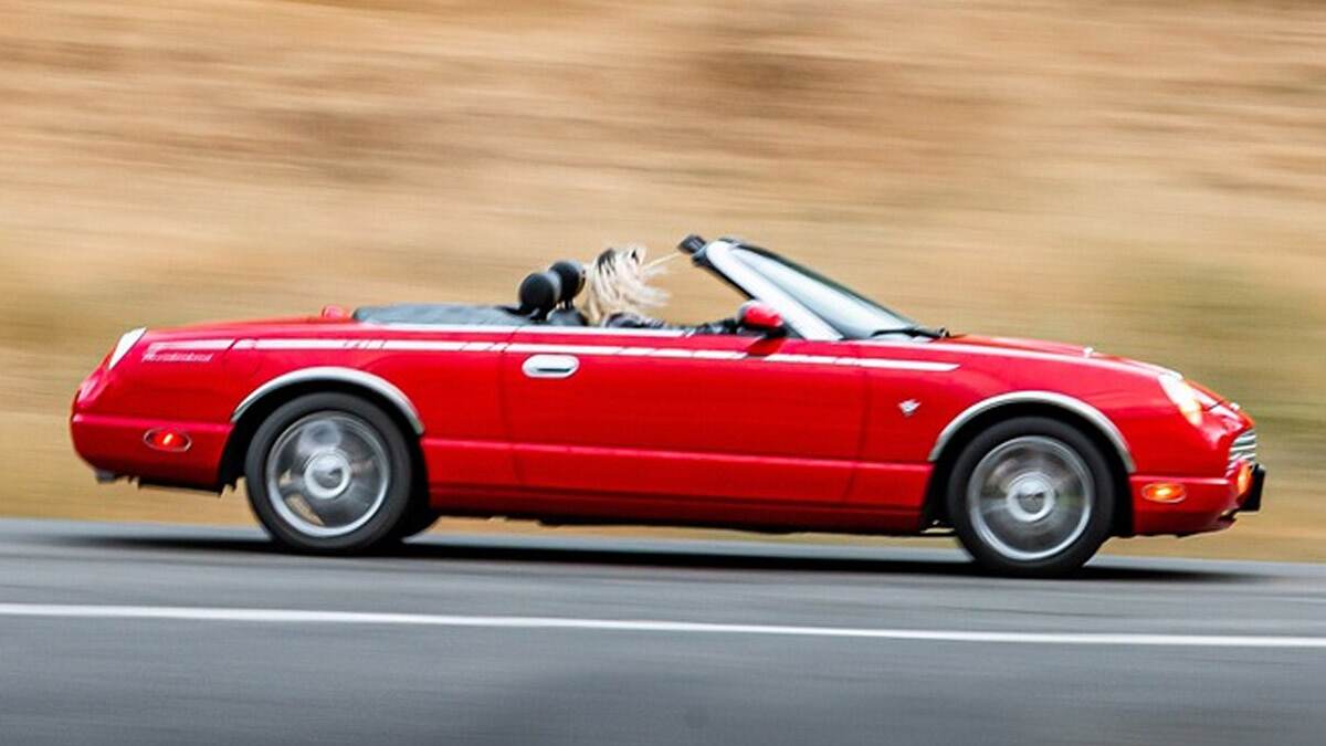 Cars With Sunroof: சன்ரூஃப் கார்களை வாங்க விருப்பமா? கொஞ்சம் இதை தெரிஞ்சிக்கிட்டு போங்க.!