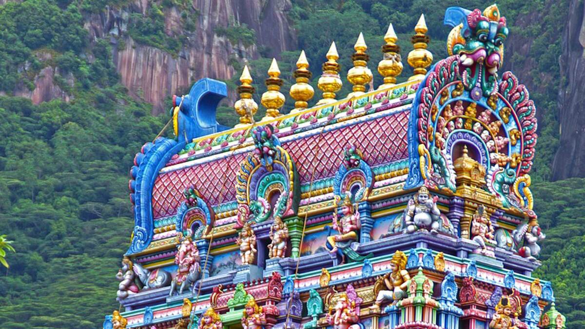 Astrology: 12 ராசிக்காரர்களும் வணங்க வேண்டிய தெய்வங்கள்.. உங்கள் வாழ்க்கையை வளமாக்கிக் கொள்ள எளிய பரிகாரங்கள்..!