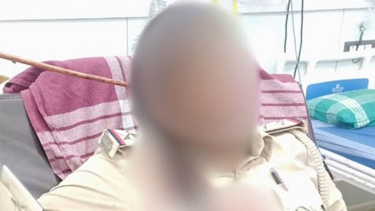 Woman Police Injury: நிலத் தகராறில் பெண் காவலர் மீது வில் அம்பு தாக்குதல்.. படுகாயங்களுடன் மருத்துவமனையில் அனுமதி..!