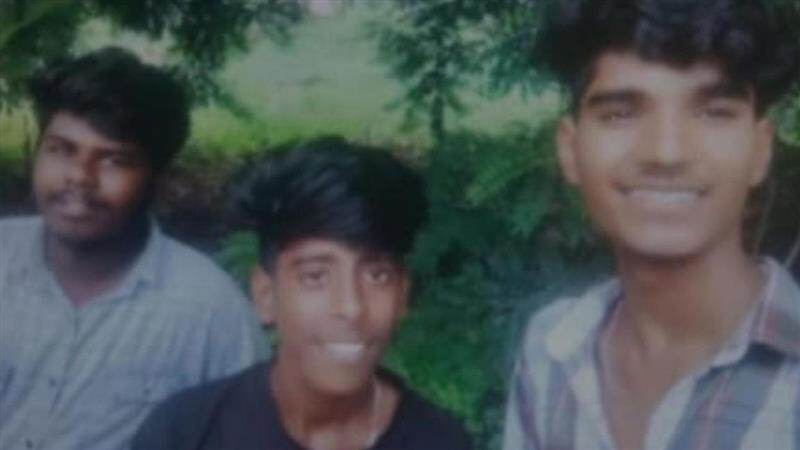 Dindigul Accident: கண்டைனர் லாரி மீது இருசக்கர வாகனம் மோதி பயங்கர விபத்து; தறிகெட்ட வேகத்தால் சோகம்.. 3 பேர் உயிரிழப்பு.!