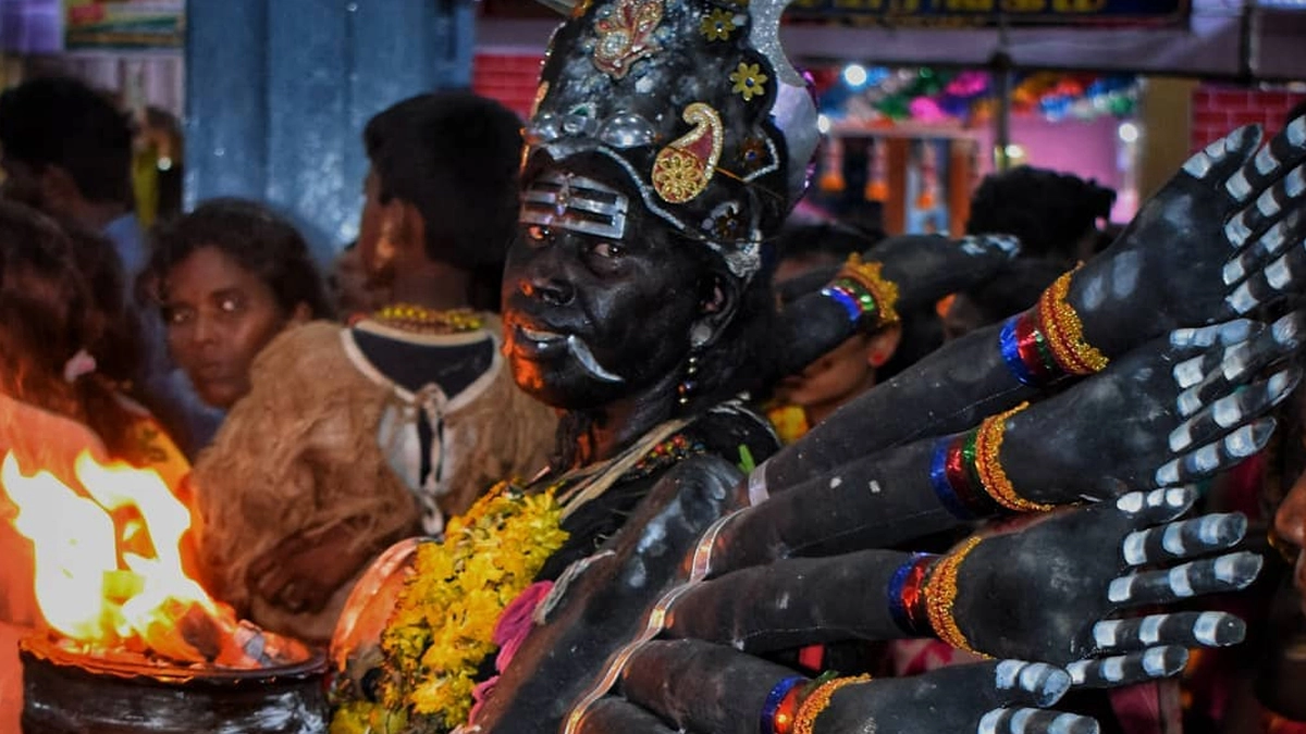 Kulasekarapattinam Dussehra: குலசேகரன்பட்டினம் தசரா திருவிழா.. முத்தாரம்மன் கோயிலில் கொடியேற்றத்துடன் தொடக்கம்..!