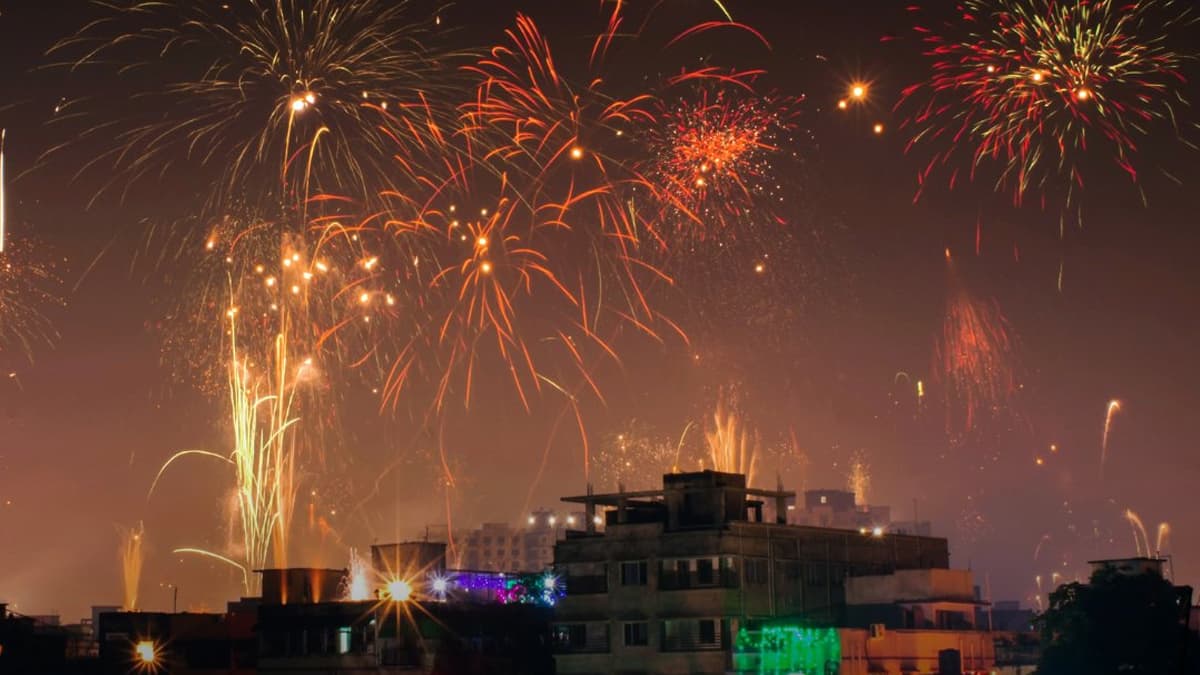 Fire Crackers Ban In Delhi: டெல்லியில் பட்டாசு வெடிக்க தடை.. மாசுக் கட்டுப்பாட்டு குழு அதிரடி உத்தரவு..!