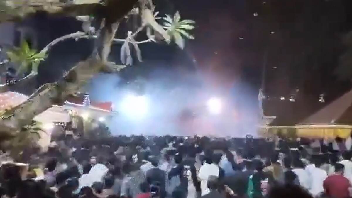 Fireworks Explosion: கேரளா கோவிலில் பயங்கர வெடி விபத்து.. 150க்கும் மேற்பட்டோர் படுகாயம்..!