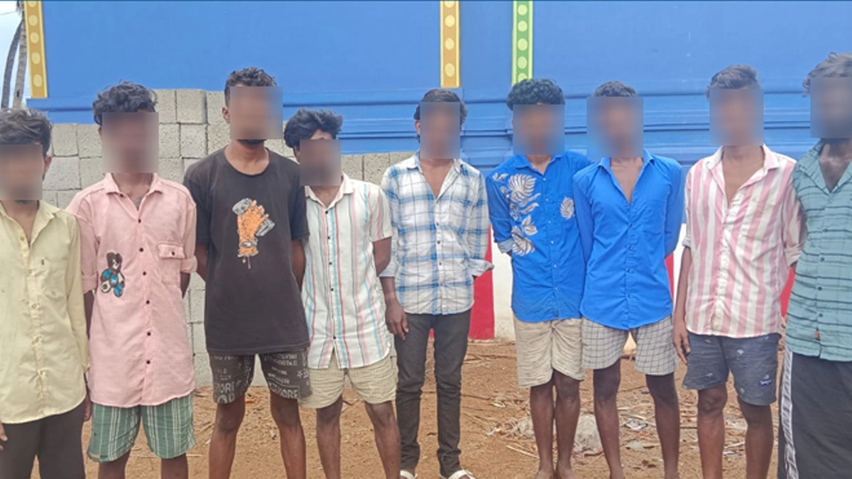 Tenkasi: சல்லாப இளைஞர்களே உஷார்.. டேட்டிங் செயலியில் ஆசையாக பேசி ஆப்படித்த கும்பல்.. 9 பேர் கைது.! தென்காசியில் அதிர்ச்சி.!