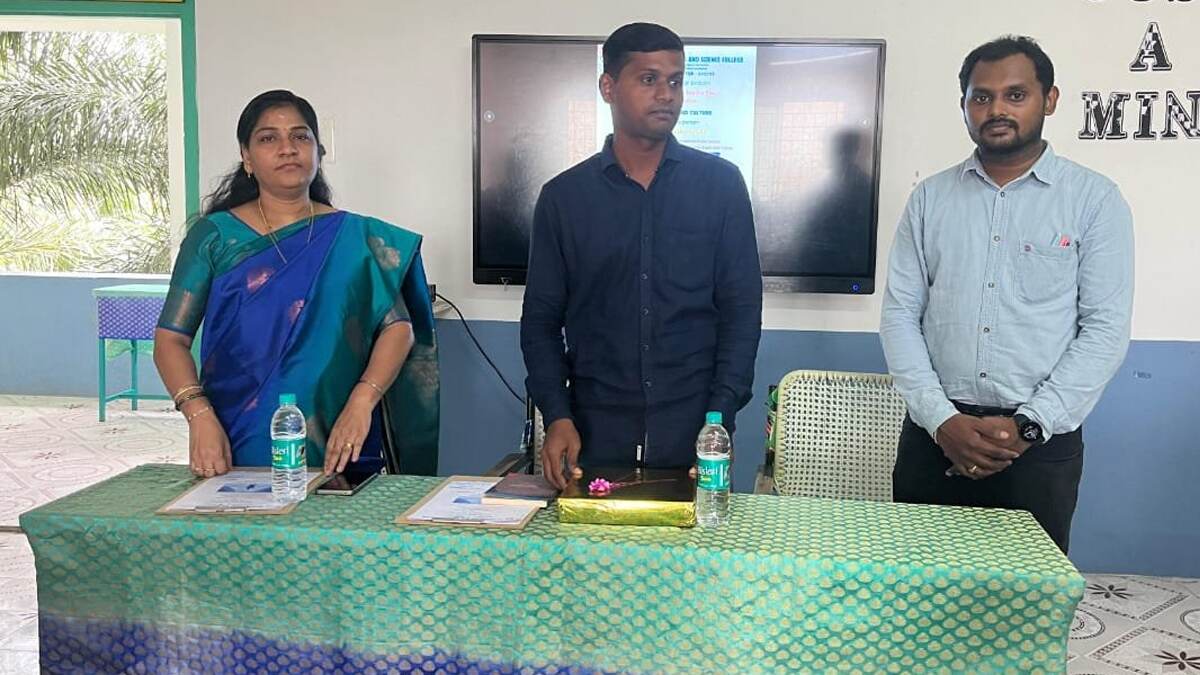 Guest Lecture: மொழி மற்றும் கலாச்சாரம் தலைப்பில் கருத்தரங்கம்..  ஸ்ரீ கிருஷ்ணசாமி கலை மற்றும் அறிவியல் கல்லூரி மாணவர்கள் குதூகலம்.!
