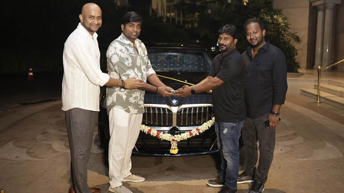 Maharaja: மகாராஜா படத்தின் வெற்றி விழா.. இயக்குநர் நித்திலன்க்கு பிஎம்டபுள்யூ பரிசளித்த விஜய் சேதுபதி..!
