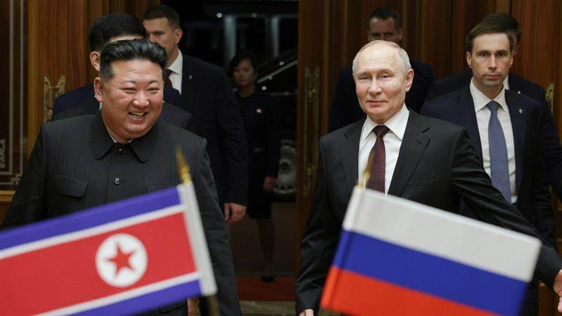 North Koreans Fighting For Russia: உக்ரைனுக்கு எதிராக போரிட ரஷ்ய வீரர்களுடன் இணையும் வடகொரிய ராணுவம்.. தென்கொரியா குற்றச்சாட்டு..!