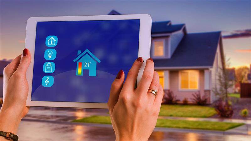 Smart Door Locks: உங்க வீட்டுக்கு ஸ்மார்ட் பூட்டு வாங்க போறீங்களா? அப்போ இதையெல்லாம் தெரிஞ்சிட்டு போங்க.!