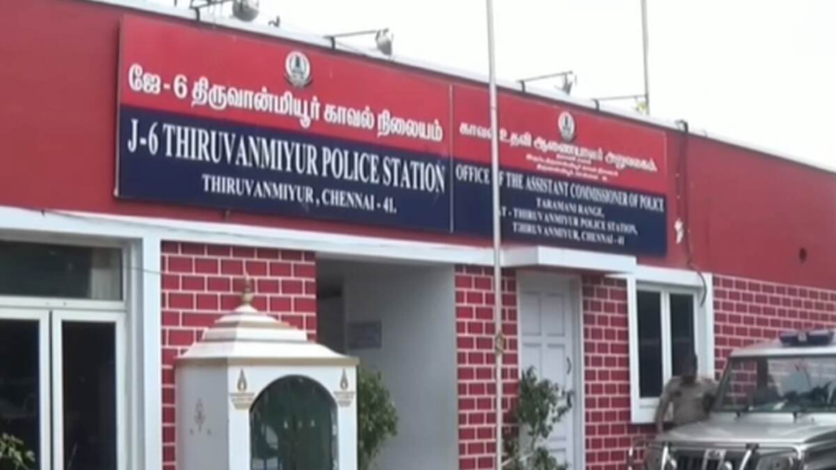 Chennai Shocker: 22 வயது பெண் ஆசிரியரை உடலெல்லாம் கடித்து வைத்த தலைமை ஆசிரியை.. தனிமை பழக்கம் போதையில் தறிகெட்ட சோகம்.!