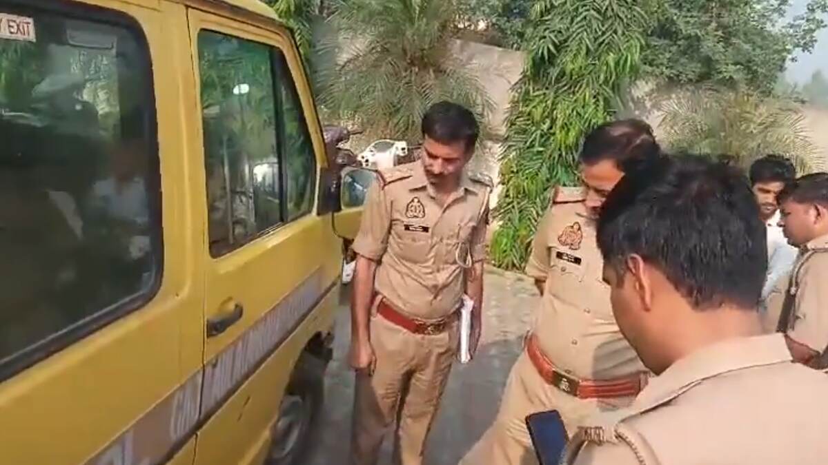 Big News: மழலையர் பள்ளிப் பேருந்து மீது சரமாரியாக துப்பாக்கிசூடு; ஓட்டுனரின் சாமர்த்தியத்தால் தப்பிய உயிர்கள்.! நாடே பதற்றம்.!