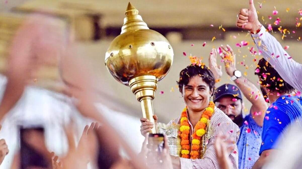 Vinesh Phogat Victory: ஹரியானா சட்டப்பேரவை தேர்தல் 2024: மல்யுத்த வீராங்கனை வினேஷ் போகத் அமோக வெற்றி.. கொண்டாட்டத்தில் காங்கிரஸ்.!