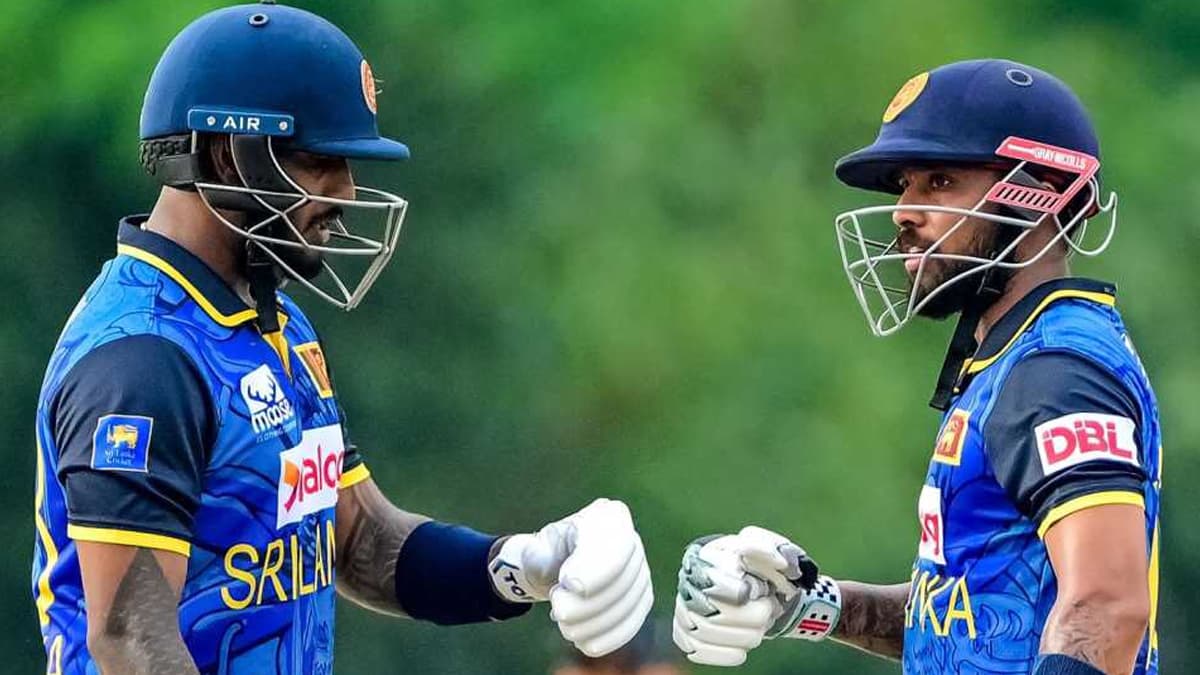 SL Vs NZ 1st ODI: இலங்கை அணி 324 ரன்கள் குவிப்பு.. இருவர் சதமடித்து அசத்தல்..!