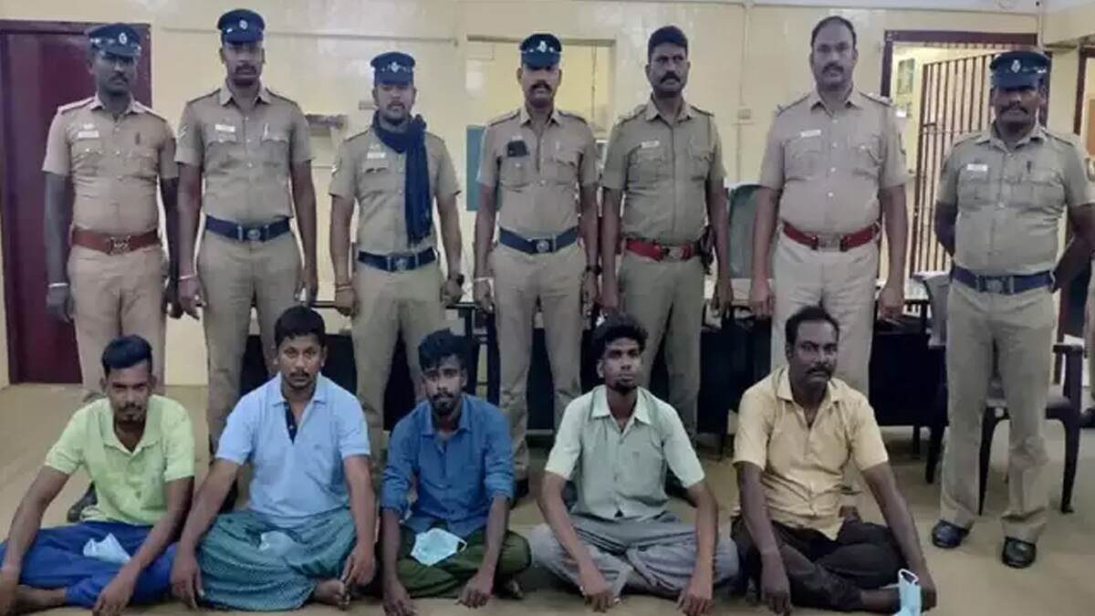 Tiruppur Shocker: ஸ்னாக்ஸ் கடை பழக்கம்.. கொடூர கணவனிடம் இருந்து தப்பிக்கவைத்து, சிறையில் தள்ளிய கள்ளக்காதல்... திருப்பூரில் அதிர்ச்சி.!