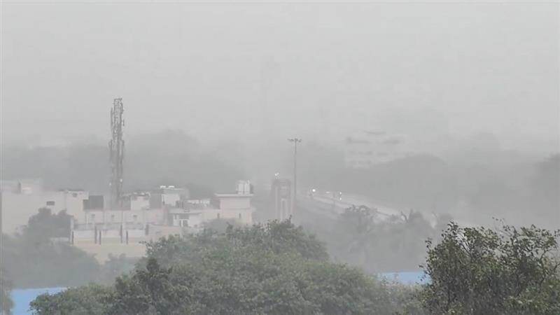 வானிலை: இரவு 7 மணிவரை 23 மாவட்டங்களுக்கு இடி, மின்னலுடன் கூடிய மழை எச்சரிக்கை.. விபரம் உள்ளே.!