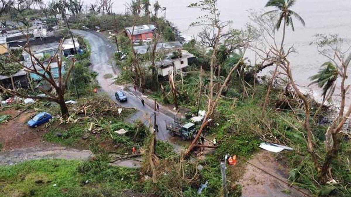 Cyclone Chido: ஆப்பிரிக்காவை சூறையாடிய சிடோ புயல்; பலி எண்ணிக்கை 45 ஆக உயர்வு.. மீட்பு பணிகள் தீவிரம்..!