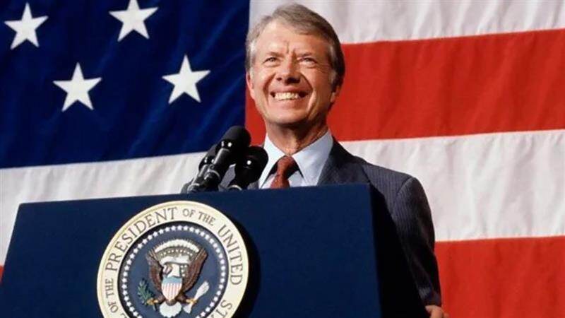 Former US President Dies: அமெரிக்கா முன்னாள் அதிபர் மரணம்; வெள்ளை மாளிகையில் அரைக்கம்பத்தில் தேசியக் கொடிகள்..!