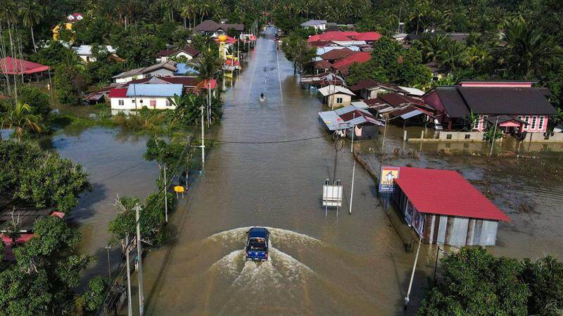 Malaysia Flood: வரலாறு காணாத மழையால் ஸ்தம்பித்து போன மலேசியா, தாய்லாந்து - 30 பேர் பலி..!