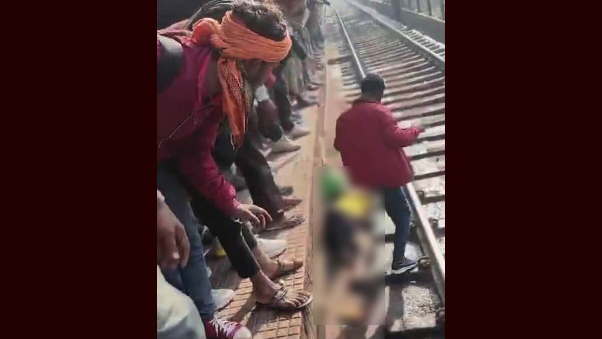 Man Escapes from Death: ஓடும் இரயிலில் ஏற முயற்சி.. நூலிலையில் உயிர்தப்பிய இளைஞர்.. பதறவைக்கும் காட்சிகள்.!