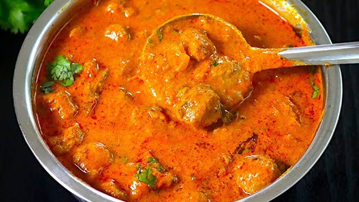 Soya Pepper Gravy Recipe: சிக்கன் குழம்பை மிஞ்சும் சுவையில் சோயா கிரேவி செய்வது எப்படி..? அசத்தல் டிப்ஸ் இதோ..!