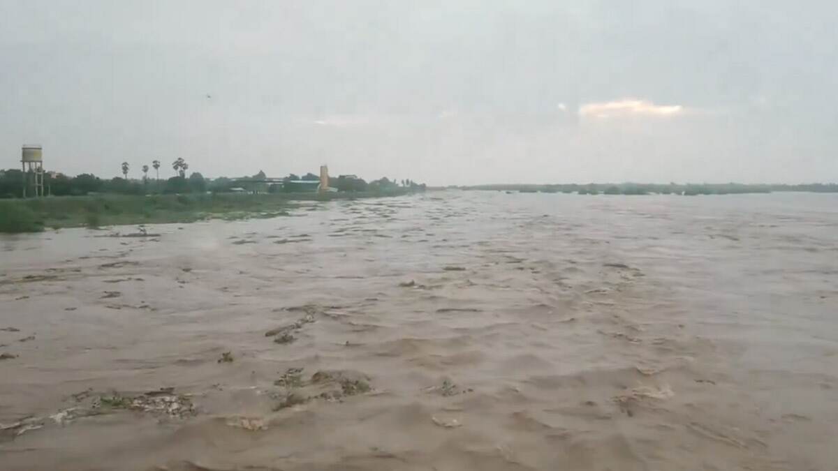 Sathanur Dam: 52 ஆண்டுகளுக்கு பின் மிகப்பெரிய வெள்ளத்தை எதிர்கொள்ளும் தென்பெண்ணையாறு; சாத்தனூர் அணை திறப்பால் வெள்ள அபாய எச்சரிக்கை.!